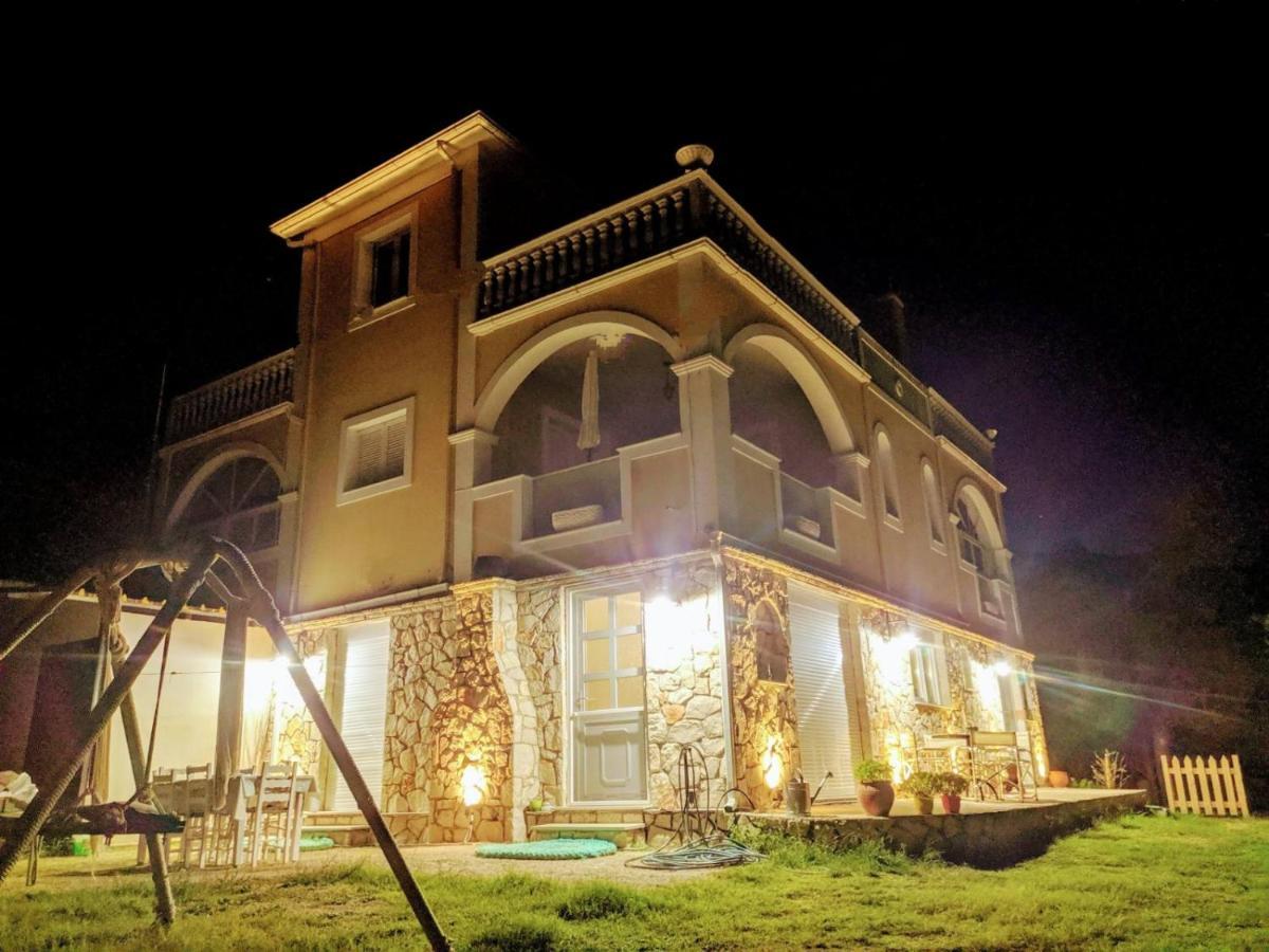 Vila Kalielaia Mouzákion 外观 照片